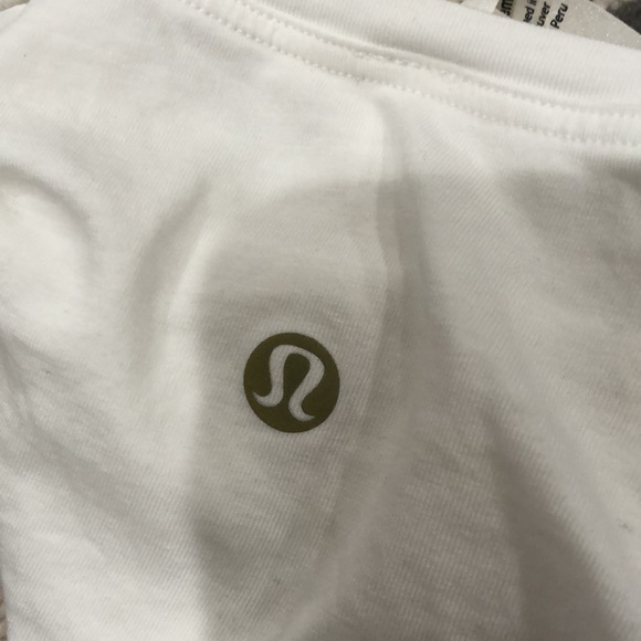 Lulu🍋 LNY White Emerald Long Sleeve, size 6 - Picture 11 of 12